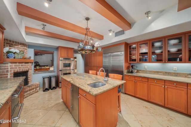 5970 N Genematas Drive, Tucson, AZ 85704