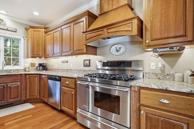 33 Park Terrace, Dracut, MA 01826