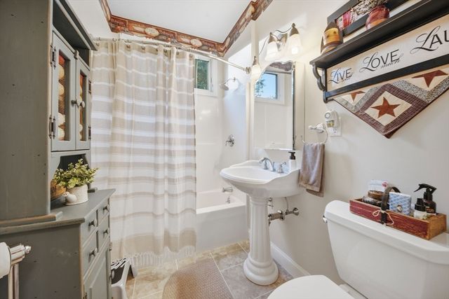 33 Park Terrace, Dracut, MA 01826