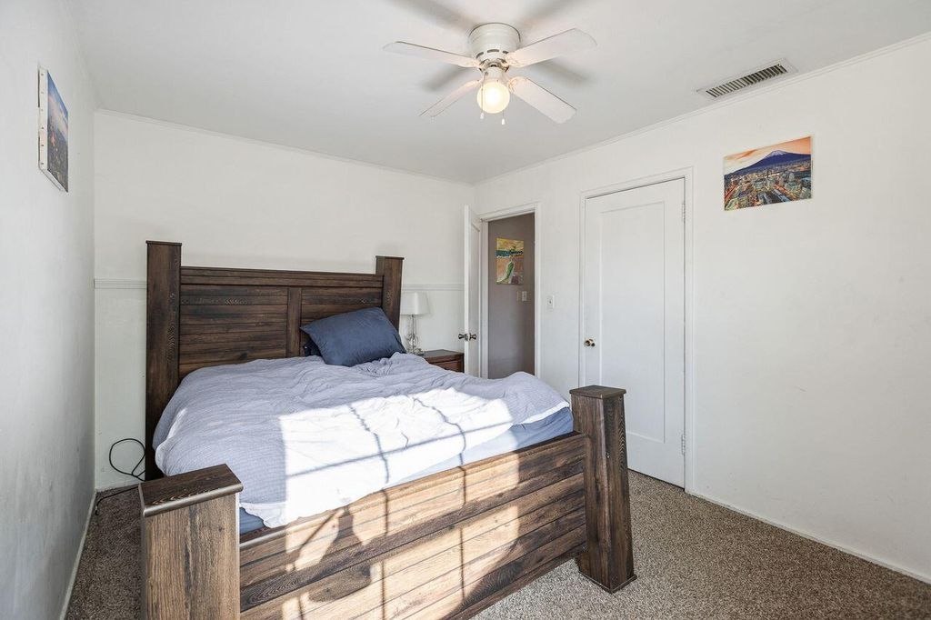 Image 14 of property listing at 229 W Colonial Drive, Hanford, CA 93230