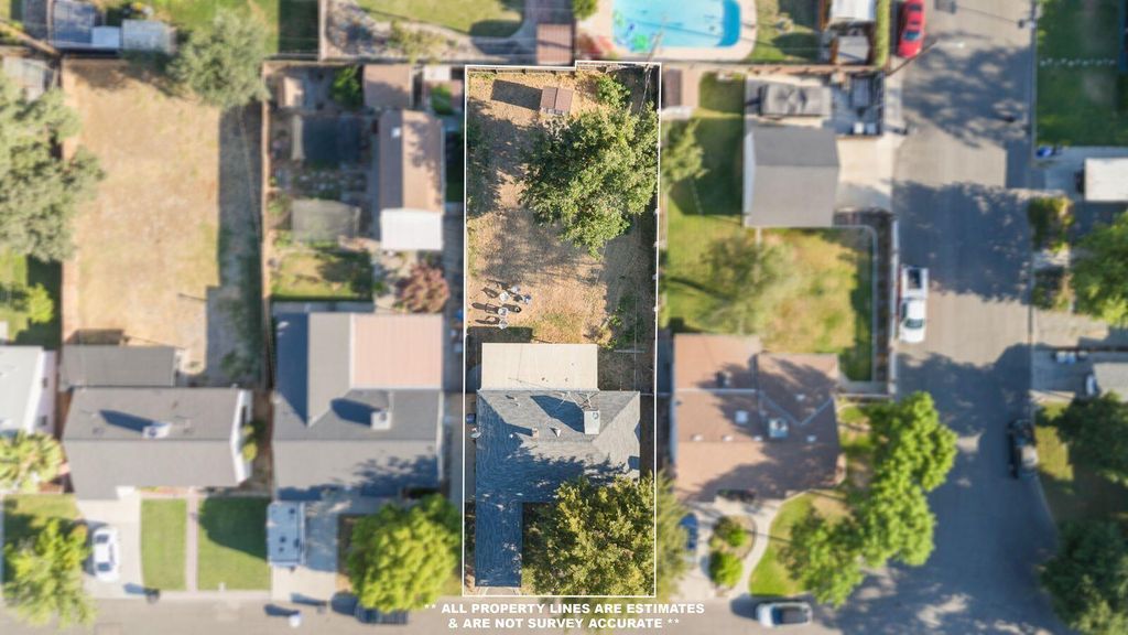 Image 26 of property listing at 229 W Colonial Drive, Hanford, CA 93230