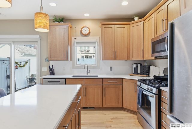 5140 Dodge Street, Omaha, NE 68132