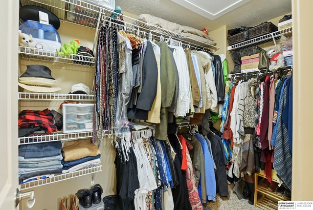 5140 Dodge Street, Omaha, NE 68132