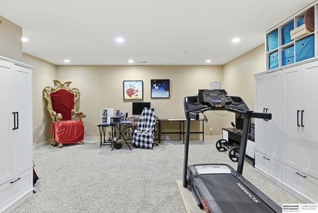 5140 Dodge Street, Omaha, NE 68132