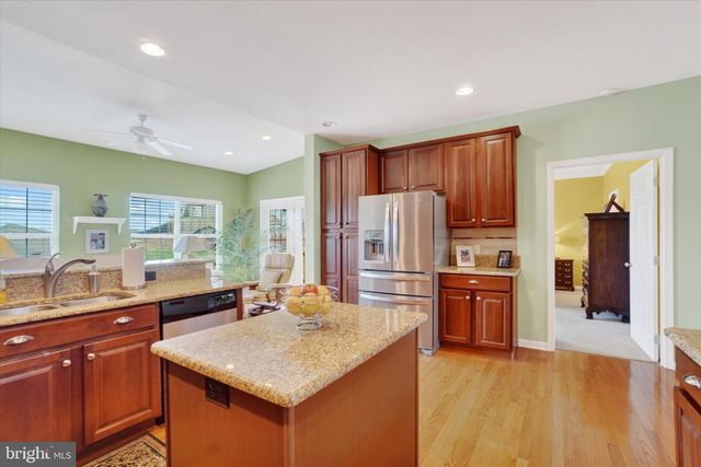 113 SHETLAND DR, Red Lion, PA 17356