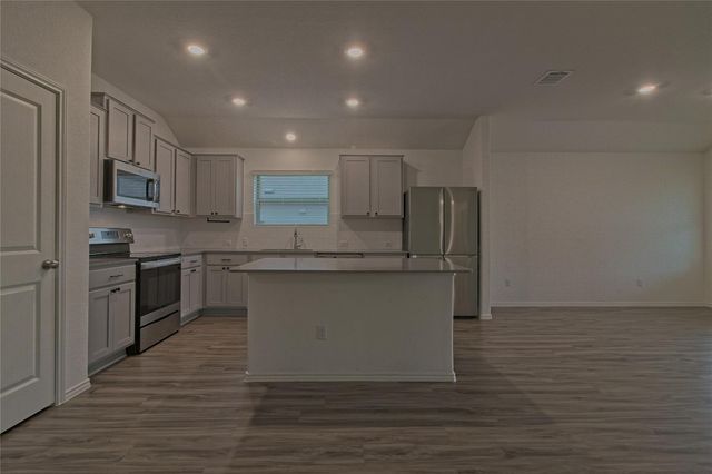 108 Pumpkin DR, Hutto, TX 78634