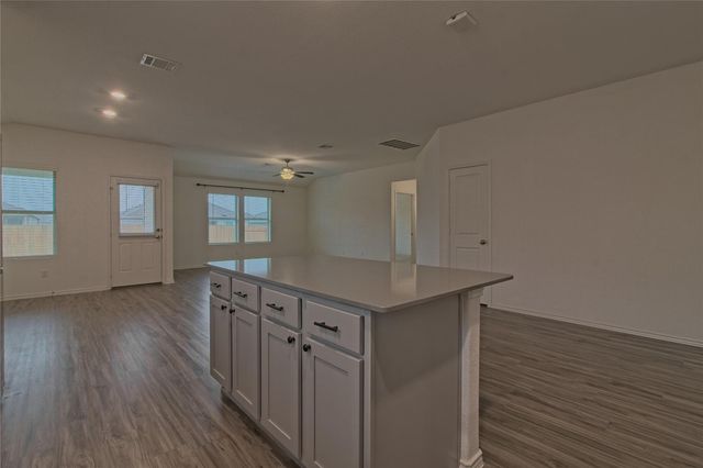 108 Pumpkin DR, Hutto, TX 78634