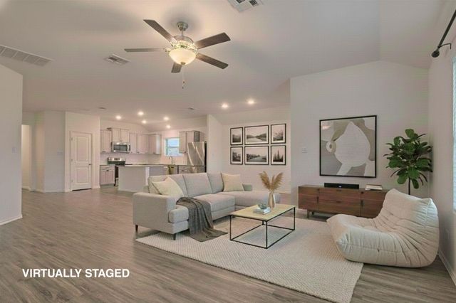 108 Pumpkin DR, Hutto, TX 78634