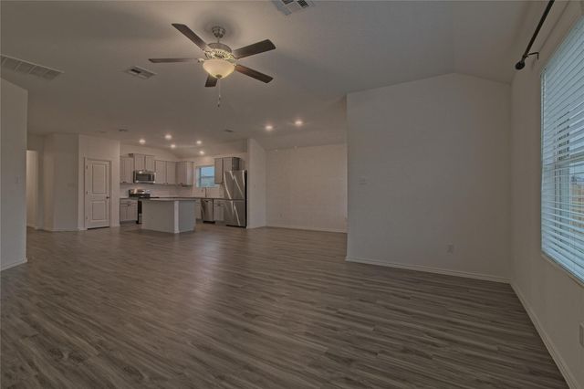 108 Pumpkin DR, Hutto, TX 78634