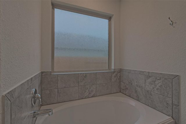 108 Pumpkin DR, Hutto, TX 78634