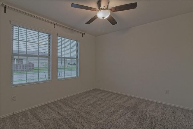 108 Pumpkin DR, Hutto, TX 78634