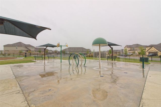 108 Pumpkin DR, Hutto, TX 78634