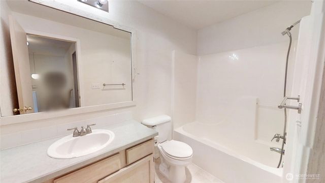 6039 Merlot Lane SE, Lacey, WA 98513