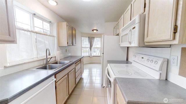 6039 Merlot Lane SE, Lacey, WA 98513