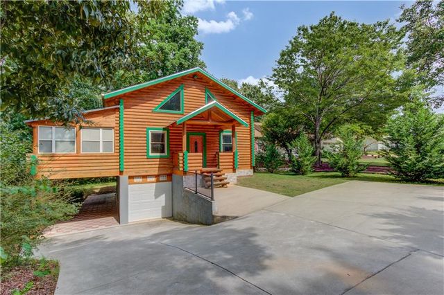 3938 Pointe N, Gainesville, GA 30506