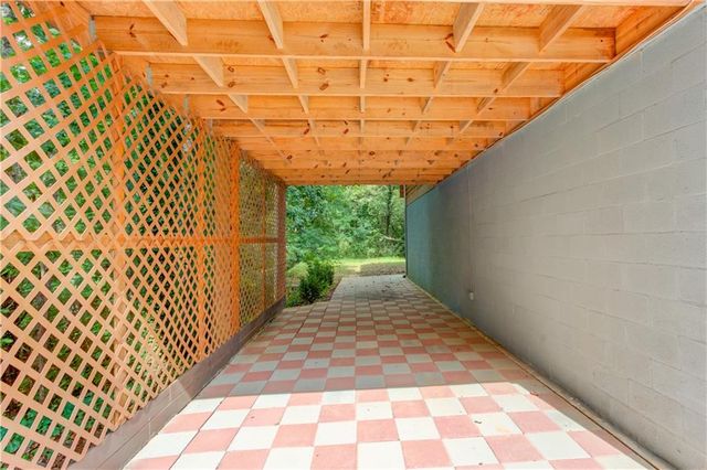 3938 Pointe N, Gainesville, GA 30506