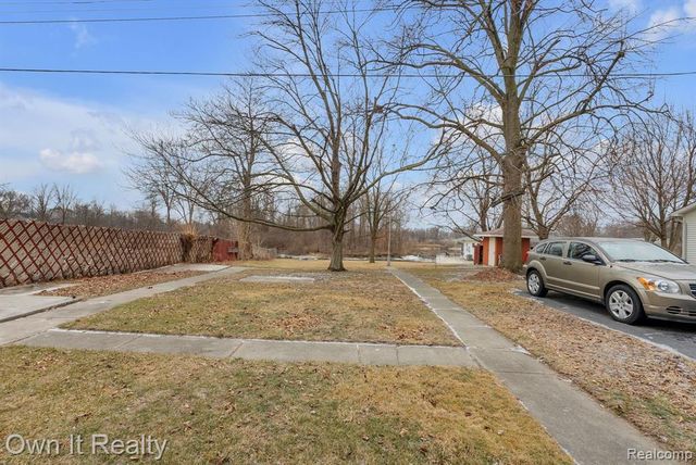 22421 Huron River Drive, Rockwood, MI 48173