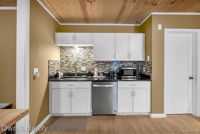 22421 Huron River Drive, Rockwood, MI 48173