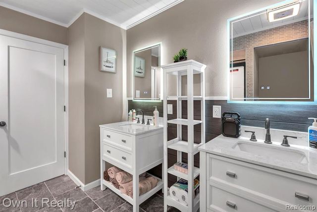 22421 Huron River Drive, Rockwood, MI 48173