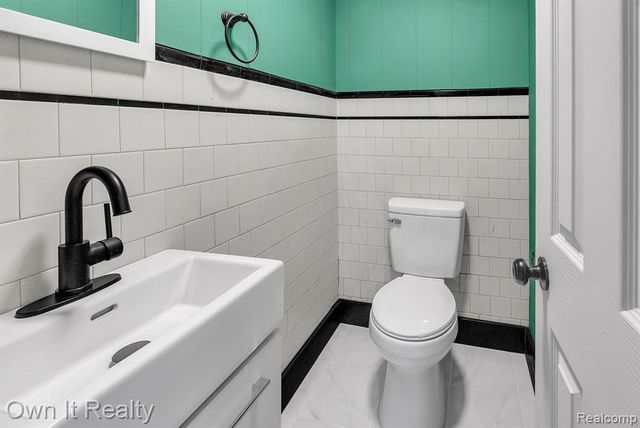 22421 Huron River Drive, Rockwood, MI 48173