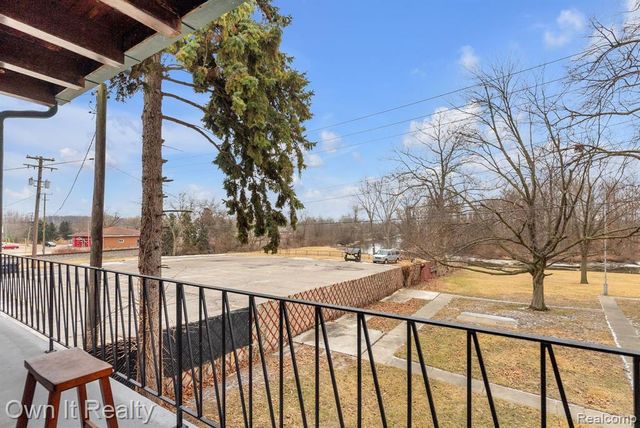 22421 Huron River Drive, Rockwood, MI 48173