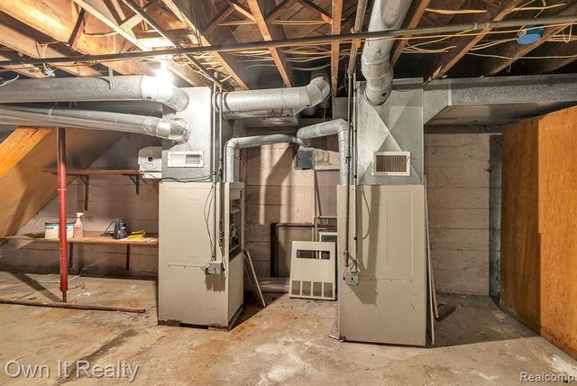 22421 Huron River Drive, Rockwood, MI 48173