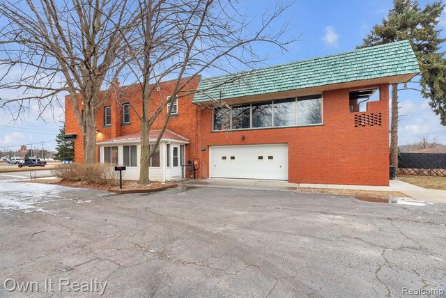 22421 Huron River Drive, Rockwood, MI 48173