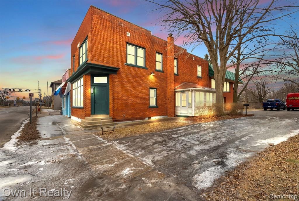 22421 Huron River Drive, Rockwood, MI 48173