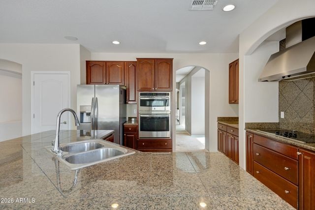 6417 W GAMBIT Trail, Phoenix, AZ 85083