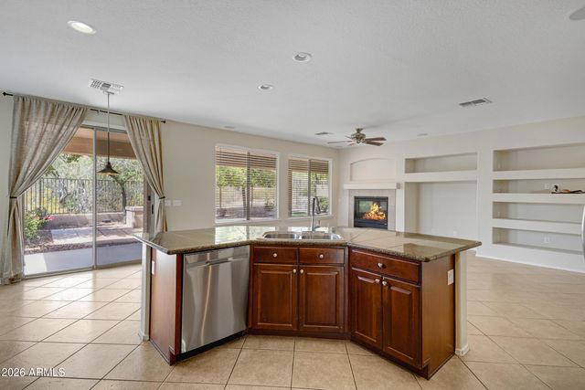 6417 W GAMBIT Trail, Phoenix, AZ 85083