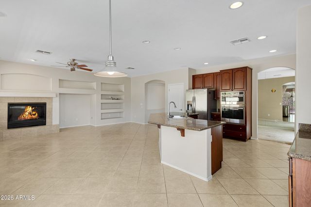 6417 W GAMBIT Trail, Phoenix, AZ 85083