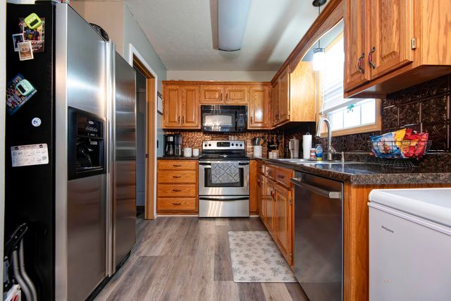 102 Arrowhead Road, Willard, MO 65781