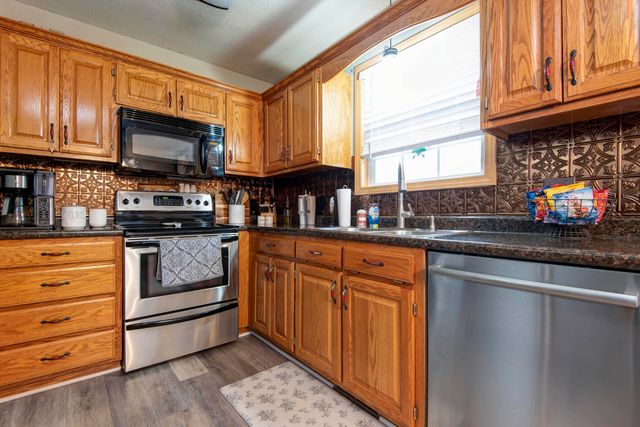 102 Arrowhead Road, Willard, MO 65781