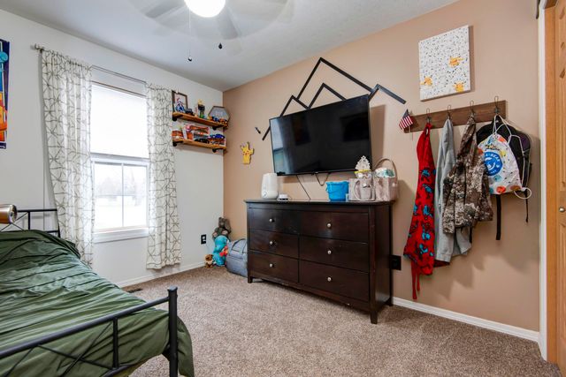 102 Arrowhead Road, Willard, MO 65781