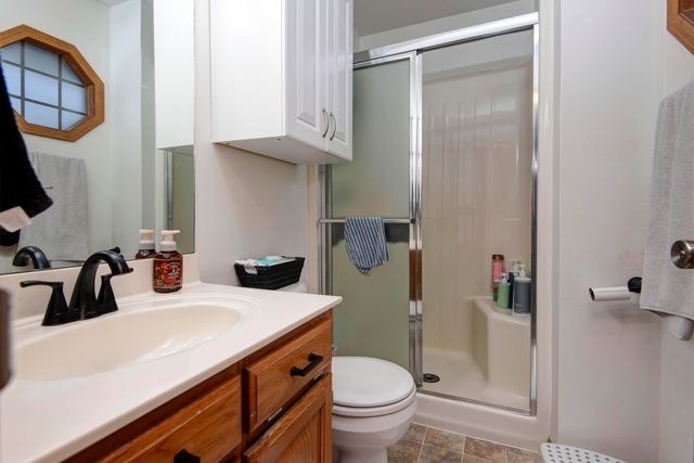 102 Arrowhead Road, Willard, MO 65781