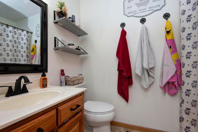 102 Arrowhead Road, Willard, MO 65781