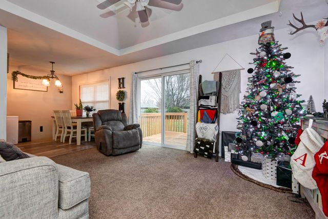 102 Arrowhead Road, Willard, MO 65781