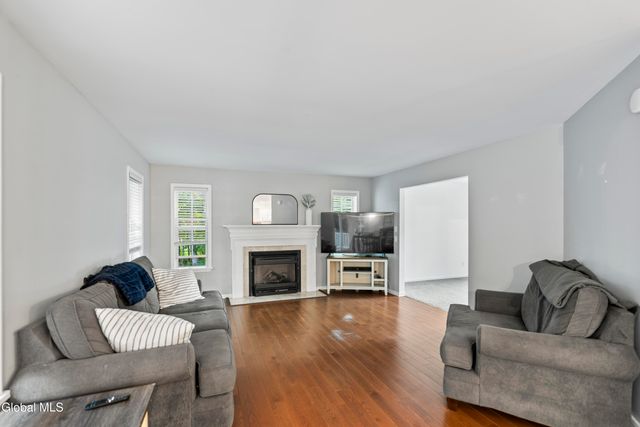 2 Kendall Place, Glenville, NY 12019