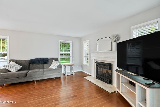2 Kendall Place, Glenville, NY 12019