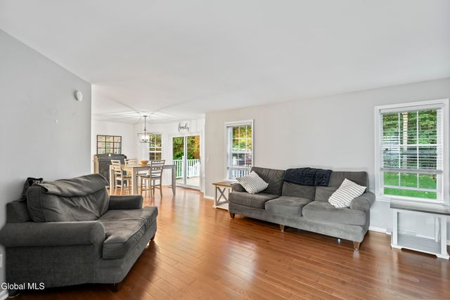 2 Kendall Place, Glenville, NY 12019