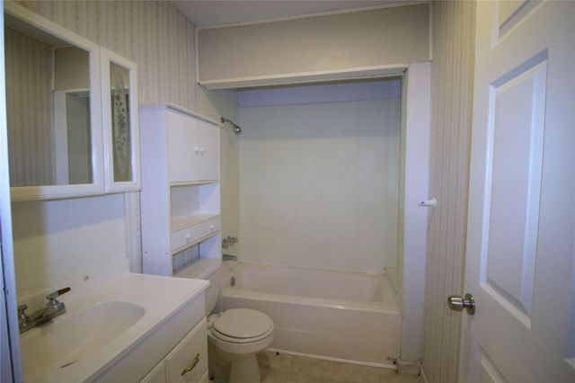 20 White Oak Drive A, Huntsville, TX 77320