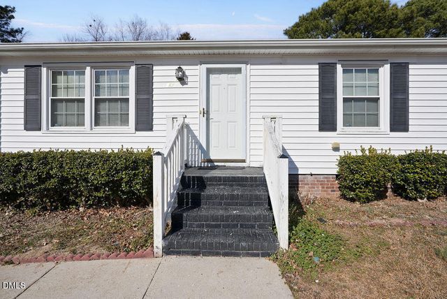 3809 Summer Place, Raleigh, NC 27604