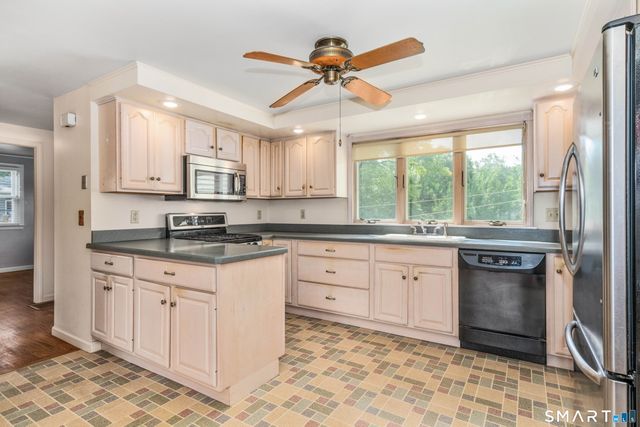 42 Sadler Street, Windsor Locks, CT 06096