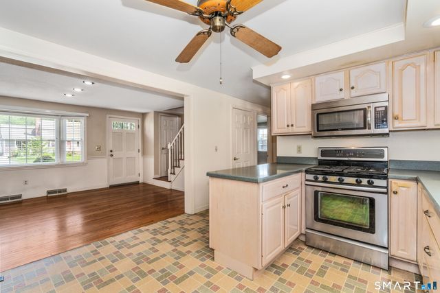 42 Sadler Street, Windsor Locks, CT 06096
