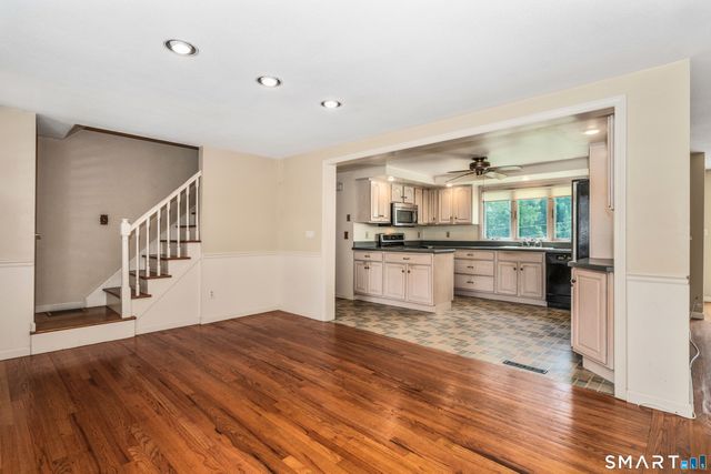 42 Sadler Street, Windsor Locks, CT 06096