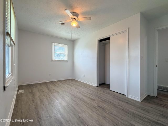 50 W Tophill Terrace, Elizabethtown, KY 42701