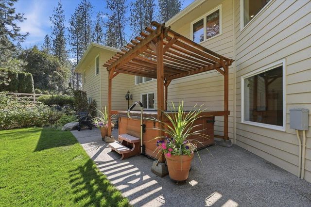 17224 N Brookside Ln, Colbert, WA 99005