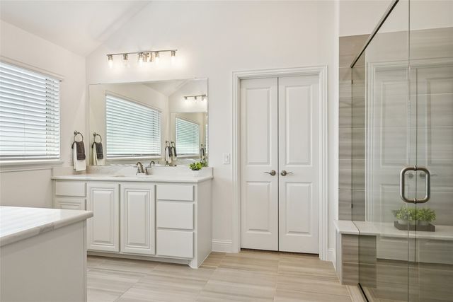 218 Oakcrest Drive, Justin, TX 76247