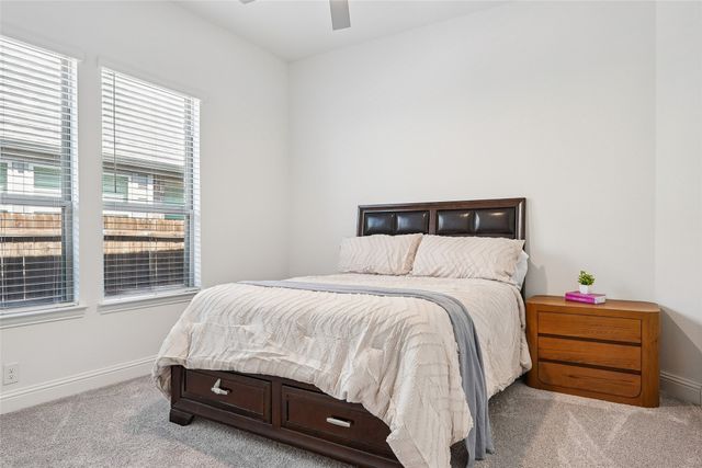 218 Oakcrest Drive, Justin, TX 76247