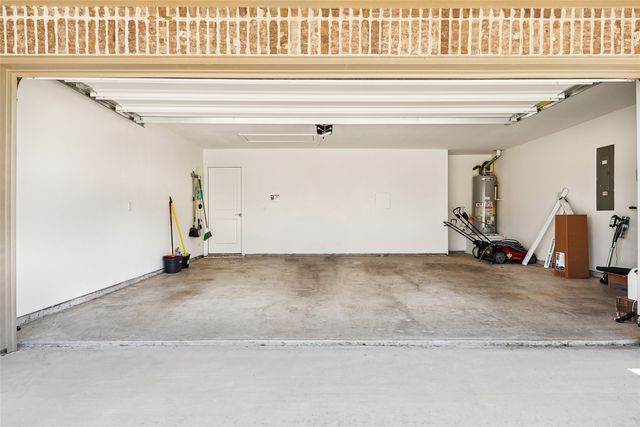 218 Oakcrest Drive, Justin, TX 76247